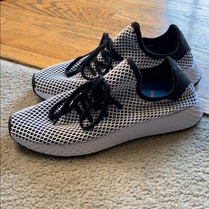 Men’s Adidas Deerupt Minimalist Runners Shoes